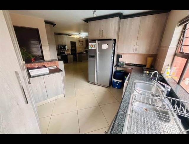 5 BEDROOM HOUSE FOR SALE IN MEYERSDAL